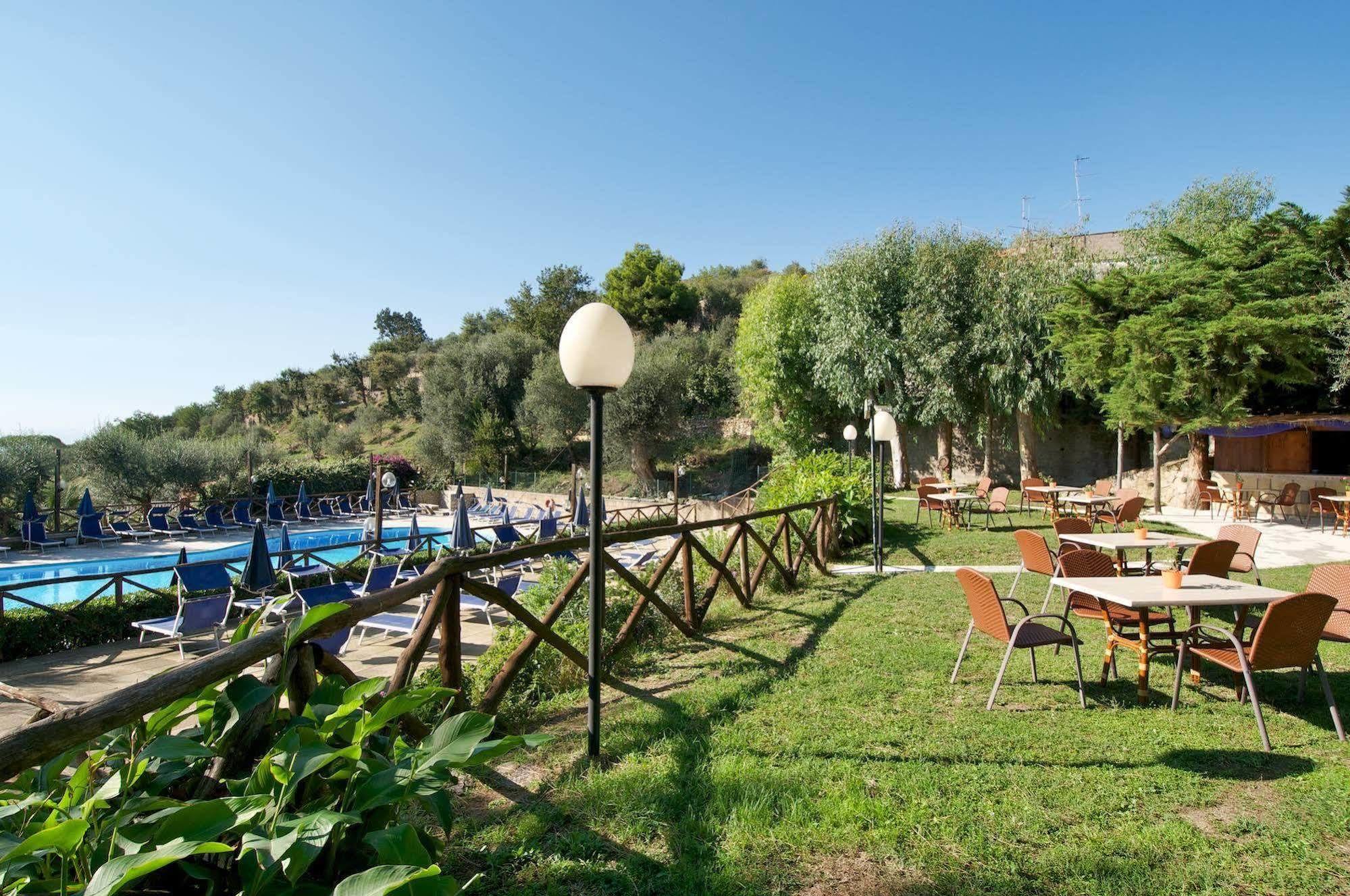 Freedom Holiday Residence Massa Lubrense Esterno foto